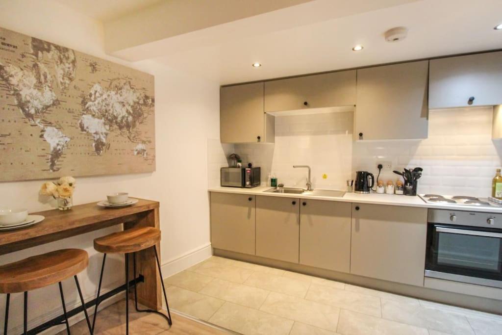 Spacious 1 Bed Apartment 1 Minute Walk From Square 诺丁汉 外观 照片